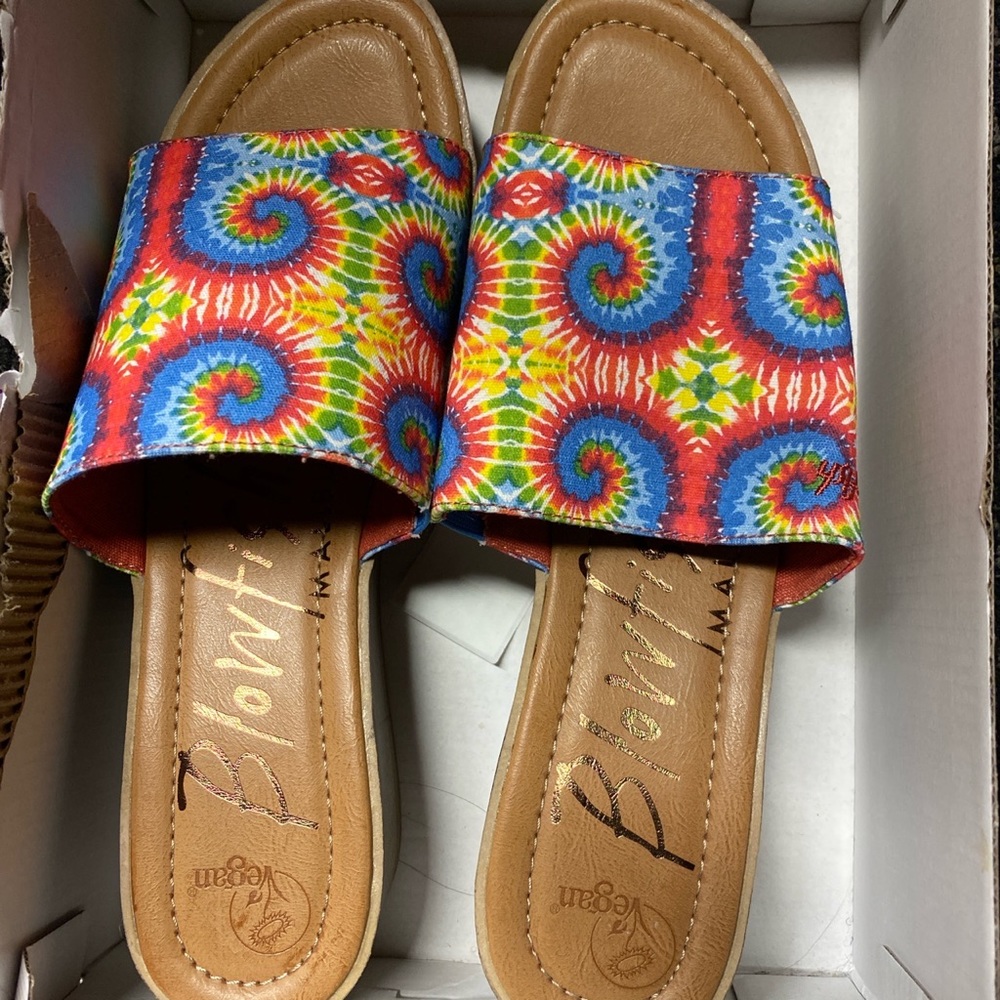 Tie dye platform sandals